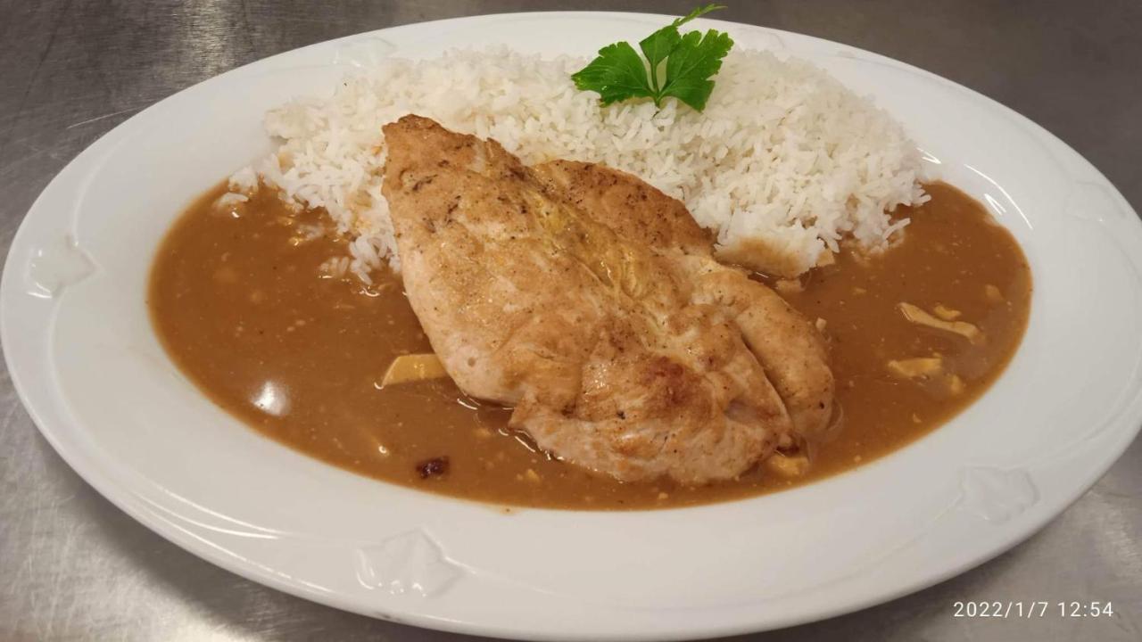 Mala Svata Hora - Penzion & Restaurace Mníšek pod Brdy エクステリア 写真